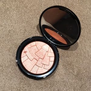 Anastasia Beverly Hills Peach Nectar illuminator